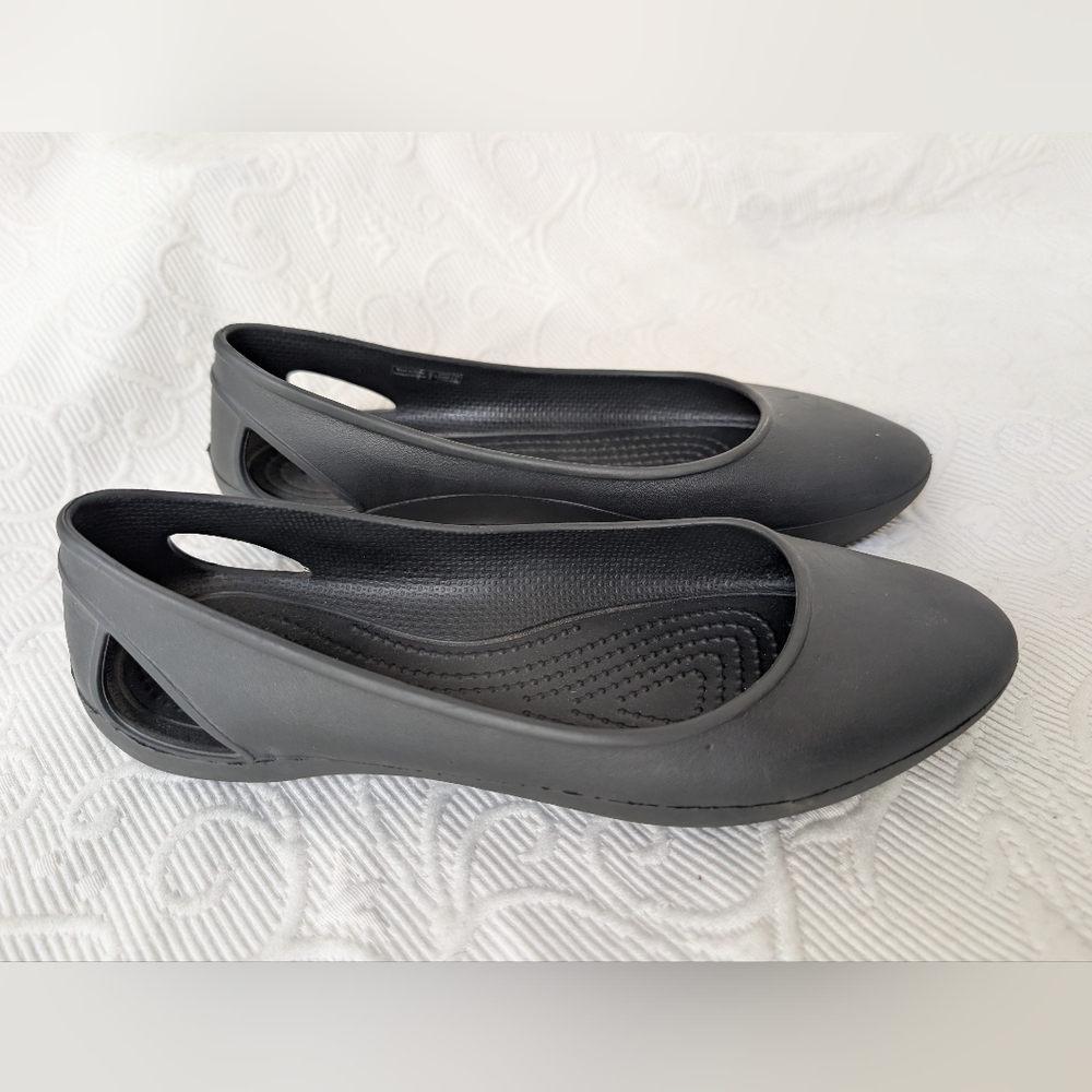 Crocs Black Laura Ballet Flats Women’s 7 Slip On Comfort Work Shoes